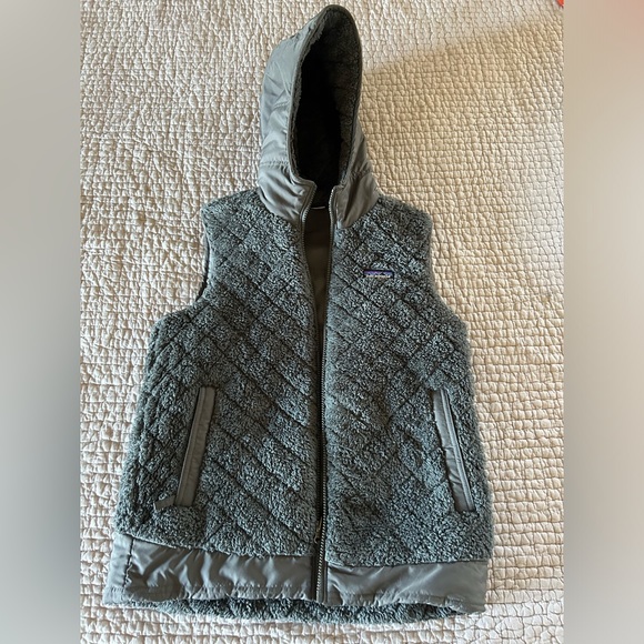 Reversible Patagonia Vest with Hood - Picture 1 of 6